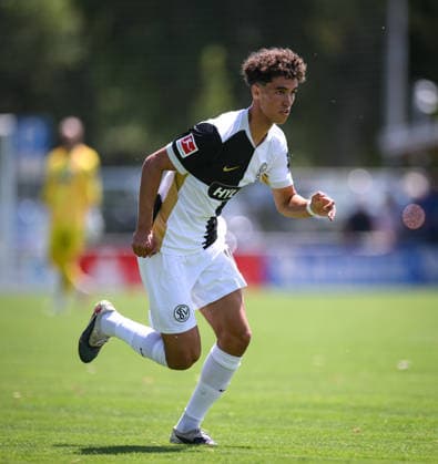 Fussball 1. Bundesliga 2026 2027 Testspiel 11.07.2026 SV Elversberg - FC Thun Noah Darvich (SV Elversberg) *** Soccer, Bundesliga 1, 2026–2027, Friendly Match, July 11, 2026, SV Elversberg vs. FC Thun, Noah Darvich, SV Elversberg