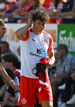11.07.2026, xsltx, Fussball Testspiel, Eisbachtaler Sportfreunde - FSV Mainz 05 v.l. Fabio Gruber (1. FSV Mainz 05) (DFL DFB REGULATIONS PROHIBIT ANY USE OF PHOTOGRAPHS as IMAGE SEQUENCES and or QUASI-VIDEO) *** July 11, 2026, xsltx, soccer friendly match, Eisbachtaler Sportfreunde vs. FSV Mainz 05, photo by Fabio Gruber 1. FSV Mainz 05. DFL and DFB regulations prohibit any use of photographs as image sequences and or quasi-video.