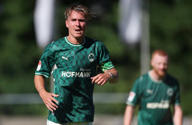 Felix Klaus , Freundschaftsspiel , FC Eintracht Bamberg 2010-SpVgg Greuther Fürth , , Fußball , 2.Bundesliga in dem Fuchs-Park-Stadion in Bamberg , Bayern , Deutschland . Juli 11 , 2026 . Photo by: Davide Elias IPA Photo Pressefoto DENL Copyright: xDavidexEliasx