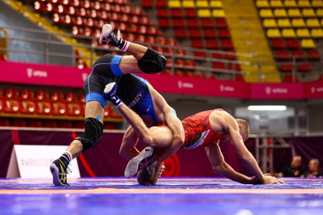 U20 European Championships 65kg FS - Bashir Verdiyev (AZE) df. Mozes Adam Laszlo (HUN) *** U20 European Championships, 65 kg Freestyle: Bashir Verdiyev (AZE) defeated Mozes Adam Laszlo (HUN) Copyright: xJakexKirkmanx xUnitedxWorldxWrestlingx Jake Kirkman United World Wrestling