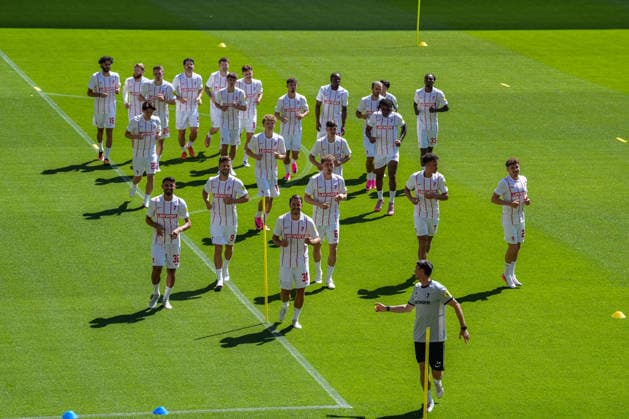 Trainingsauftakt: SC Freiburg, 12.07.2026 Die Mannschaft beim aufwärmen Trainingsauftakt: SC Freiburg, Europa-Park-Stadion, 12.07.2026 DFB DFL REGULATIONS PROHIBIT ANY USE OF PHOTOGRAPHS AS IMAGE SEQUENCES AND OR QUASI-VIDEO. *** SC Freiburg Kicks Off Training, July 12, 2026: The team warming up. SC Freiburg Kicks Off Training, Europa-Park Stadium, July 12, 2026 DFB and DFL regulations prohibit any use of photographs as image sequences and or quasi-video. Copyright: xBEAUTIFULxSPORTS Boscox