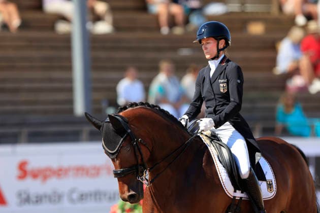 FALSTERBO, SVERIGE 20260712 Helen Langehanenberg fran Tyskland rider hästen Daniela under söndagens FEI Grand Prix Kür under Falsterbo horse show. FALSTERBO SVERIGE x10600x *** FALSTERBO, SWEDEN 20260712 Helen Langehanenberg from Germany rides the horse Daniela during Sunday s FEI Grand Prix Kür at the Falsterbo Horse Show FALSTERBO SWEDEN x10600x  Copyright: xAndreasxHillergren TTx FALSTERBO HORSE SHOW 2026