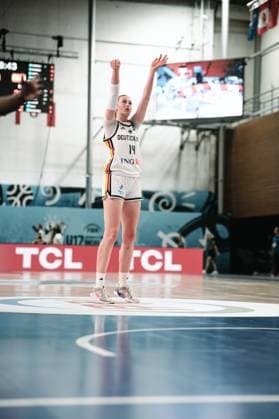 RECORD DATE NOT STATED Frederike Askamp ( 14; Deutschland) führt einen Freiwurf aus und streckt beide Arme nach dem Abwurf in die Höhe. Die Szene findet in der Starez Arena Vodova in Brno statt. Frederike Askamp ( 14; Deutschland) beim Freiwurf *** Frederike Askamp, No. 14, Germany, takes a free throw and raises both arms in the air after releasing the ball. The scene takes place at the Starez Arena Vodova in Brno. Frederike Askamp, No. 14, Germany, taking a free throw Copyright: xJoelxKruehlerx