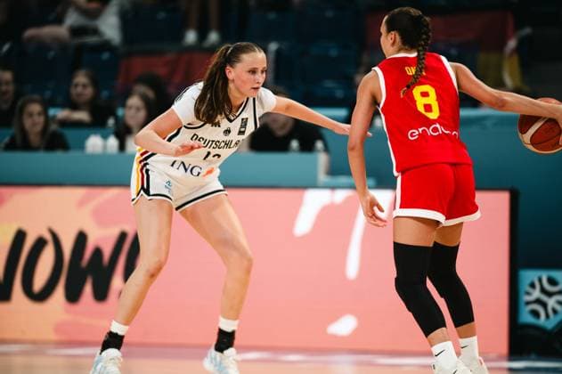 RECORD DATE NOT STATED Mia Wiegand ( 13; Deutschland) steht in tiefer Defensivposition und verteidigt gegen Ona Balleste ( 8; Espana), die den Ball in der Hand hält. Die Szene findet in der Starez Arena Vodova in Brno statt. Mia Wiegand ( 13; Deutschland) im Defensiv-Duell gegen Ona Balleste ( 8; Espana) *** Mia Wiegand (13), Germany, is in a deep defensive position and is defending against Ona Balleste (8), Spain, who has the ball. The scene takes place at the Starez Arena Vodova in Brno. Mia Wiegand (13), Germany, is locked in a defensive duel with Ona Balleste (8), Spain. Copyright: xJoelxKruehlerx