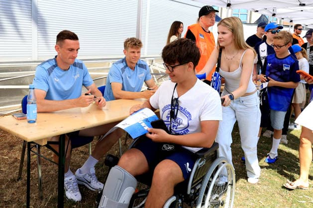 DEU, DFL, 2. FBL Hertha BSC, Saisoneroeffnung, 12.07.2026, Sportforum, Berlin, DEU, DFL, 2. FBL Hertha BSC, Saisoneroeffnung, Hertha-Spieler, Hertha-BSC Fans, Niklas Kolbe (Hertha BSC Berlin 27), Luca Schuler (Hertha BSC Berlin 18) DFL - regulations prohibit any use of Photographs as image sequences and or quasi-video *** GER, DFL, 2nd Bundesliga Hertha BSC, Season Opener, July 12, 2026, Sportforum, Berlin, GER, DFL, 2nd Bundesliga Hertha BSC, Season Opener, Hertha Players, Hertha BSC Fans, Niklas Kolbe Hertha BSC Berlin 27, Luca Schuler Hertha BSC Berlin 18. DFL regulations prohibit any use of photographs as image sequences and or quasi-video. Nordphotox xEngler nph00076