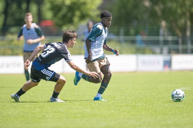SWOLGEN , 12-07-2026 , Sportpark Kerkebos , pre season 2026 2027 , Dutch Keukenkampioen divisie , football , friendly match between Top Oss and - MSV Duisburg , picture shows TOP Oss keeper Mike Havekotte8 MSV Duisburg player23 Top Oss - MSV Duisburg (friendly)  x204994089x Copyright: