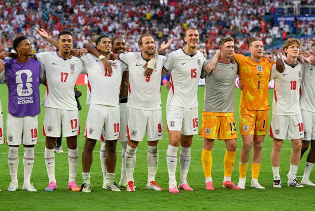 11 July 2026 - Norway v England - Miami Stadium- Quarter Final - 2026 World Cup - USA. 11 July 2026 - Norway v England - Miami Stadium- Quarter Final - 2026 World Cup - USA. England players line up, sing along to Oasis Wonderwall and celebrate with the England fans at the final whistle. Picture : Mark Pain MIAMI USA  Copyright: xMarkxPainx