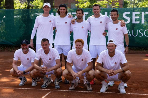 Krefeld, Deutschland 12. Juli 2026: 2. Tennis-Bundesliga Herren Nord - 2026 - Sp. 1 - HTC Blau-Weiß Krefeld gegen Rochusclub Düsseldorf Im Bild: die Mannschaft von Rochusclub Düsseldorf HTC Blau Weiß Nordrhein Westfalen *** Krefeld, Germany, July 12, 2026 – Men s Tennis Bundesliga North 2026, Match 1: HTC Blau Weiß Krefeld vs. Rochusclub Düsseldorf. Pictured: the Rochusclub Düsseldorf team. HTC Blau Weiß North Rhine-Westphalia Copyright: xFotostandx xGoertzx