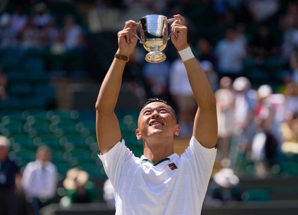 2026 Wimbledon, July 12, Mens Wheelchair Final LONDON, - JULY 12: Tokito Oda of Japan with the trophy after winning against Alfie Hewett of Great Britain during the 2026 Wimbledon, July 12, Mens Wheelchair Final at The all England club, Wimbledon on July 12, 2026 in London, GBR. London The all England club, Wimbledon GBR Copyright: xPeterxvanxdenxBerg ISIxPhotosx 9500