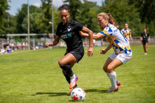 GER, Jena, Fussball, Frauenfussball, Testspiel, FC Carl-Zeiss Jena vs. Viktoria Berlin im Bild v.l.: Vanessa Fuerst (Viktoria Berlin 06), Aktion mit Ball 12.07.2026, Ernst-Abbe Sportfeld Jena DFB REGULATIONS PROHIBIT ANY USE OF PHOTOGRAPHS AS IMAGE SEQUENCES AND OR QUASI-VIDEO, *** GER, Jena, soccer, women s soccer, exhibition match, FC Carl Zeiss Jena vs. Viktoria Berlin; pictured from left: Vanessa Fuerst, Viktoria Berlin 06, in action with the ball, July 12, 2026, Ernst Abbe Sportfeld, Jena. DFB regulations prohibit any use of photographs as image sequences and or quasi-video, Copyright: HMBxMedia PaulxFritz