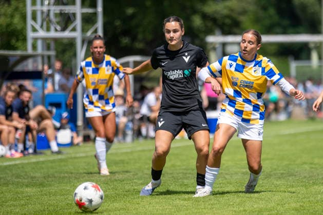 GER, Jena, Fussball, Frauenfussball, Testspiel, FC Carl-Zeiss Jena vs. Viktoria Berlin im Bild v.l.: Leyila Aydin (Viktoria Berlin 47), Zweikampf 12.07.2026, Ernst-Abbe Sportfeld Jena DFB REGULATIONS PROHIBIT ANY USE OF PHOTOGRAPHS AS IMAGE SEQUENCES AND OR QUASI-VIDEO, *** GER, Jena, Soccer, Women s Soccer, Friendly Match, FC Carl Zeiss Jena vs. Viktoria Berlin (pictured, from left: Leyila Aydin, Viktoria Berlin 47), Tackle, July 12, 2026, Ernst Abbe Sportfeld, Jena. DFB regulations prohibit any use of photographs as image sequences and or quasi-video, Copyright: HMBxMedia PaulxFritz