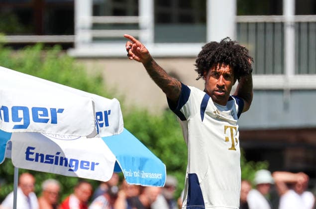 12.07.2026, Deutschland, Stuttgart, Fussball, Testspiel, Regionalliga Südwest, SV Stuttgarter Kickers vs. FC Bayern München II, Bayern Trainer Costa Santos Dante *** July 12, 2026, Germany, Stuttgart, Soccer, Friendly Match, Regionalliga Südwest, SV Stuttgarter Kickers vs. FC Bayern Munich II, Bayern Coach Costa Santos Dante