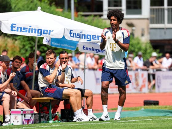 12.07.2026, Deutschland, Stuttgart, Fussball, Testspiel, Regionalliga Südwest, SV Stuttgarter Kickers vs. FC Bayern München II, Bayern Trainer Costa Santos Dante *** July 12, 2026, Germany, Stuttgart, Soccer, Friendly Match, Regionalliga Südwest, SV Stuttgarter Kickers vs. FC Bayern Munich II, Bayern Coach Costa Santos Dante