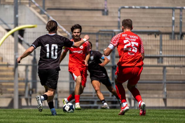 12.07.2026, xhfmx, Fussball Testspiel, FSV Frankfurt - RW Walldorf Cas Peters (10, FSV Frankfurt) (DFL DFB REGULATIONS PROHIBIT ANY USE OF PHOTOGRAPHS as IMAGE SEQUENCES and or QUASI-VIDEO) *** July 12, 2026, xhfmx, Soccer Friendly Match, FSV Frankfurt vs. RW Walldorf, Cas Peters 10, FSV Frankfurt: DFL and DFB regulations prohibit any use of photographs as image sequences and or quasi-video.