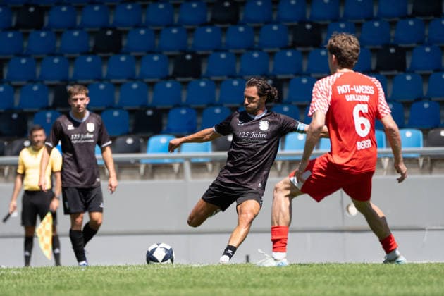 12.07.2026, xhfmx, Fussball Testspiel, FSV Frankfurt - RW Walldorf Giorgio del Vecchio (8, FSV Frankfurt) (DFL DFB REGULATIONS PROHIBIT ANY USE OF PHOTOGRAPHS as IMAGE SEQUENCES and or QUASI-VIDEO) *** July 12, 2026, xhfmx, Soccer Friendly Match, FSV Frankfurt vs. RW Walldorf, Giorgio del Vecchio 8, FSV Frankfurt. DFL and DFB regulations prohibit any use of photographs as image sequences and or quasi-video.