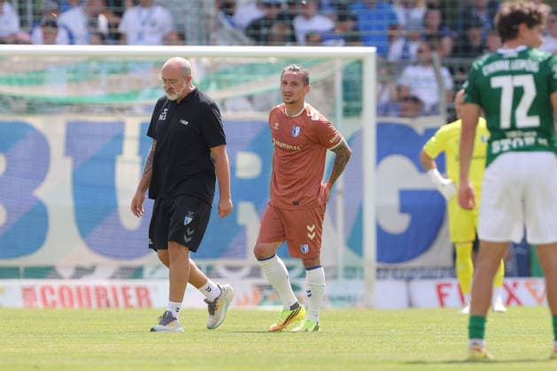 12.07.2026, xtgx, Fussball Testspiel, BSG Chemie Leipzig - 1. FC Magdeburg emspor, v.l. Baris Atik (Magdeburg, 23) verletzt, Verletzung, injury, injured (DFL DFB REGULATIONS PROHIBIT ANY USE OF PHOTOGRAPHS as IMAGE SEQUENCES and or QUASI-VIDEO) Leipzig *** July 12, 2026, xtgx, Soccer friendly match, BSG Chemie Leipzig vs. FC Magdeburg emspor, from left: Baris Atik (Magdeburg), 23 injured, injury, injured DFL DFB REGULATIONS PROHIBIT ANY USE OF PHOTOGRAPHS as IMAGE SEQUENCES and or QUASI-VIDEO Leipzig