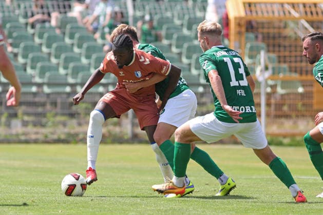 Testspiel: BSG Chemie Leipzig - 1. FC Magdeburg, 12.07.2026 Richmond Tachie (29, 1. FC Magdeburg) am Ball. Fußball, Saison-Vorbereitung 2026 2027, Testspiel: BSG Chemie Leipzig (Regionalliga Nordost) vs. 1. FC Magdeburg (2. Bundesliga) am 12.07.2026 im Alfred-Kunze-Sportpark, Leipzig Leutzsch. *** Friendly Match: BSG Chemie Leipzig vs. 1. FC Magdeburg, July 12, 2026; Richmond Tachie, 29, 1. FC Magdeburg in control; Soccer, 2026–2027 Preseason, Friendly match: BSG Chemie Leipzig (Regionalliga Nordost) vs. 1 FC Magdeburg (2. Bundesliga) on July 12, 2026, at Alfred Kunze Sportpark, Leipzig-Leutzsch Copyright: xBEAUTIFULxSPORTS JanxKaeferx