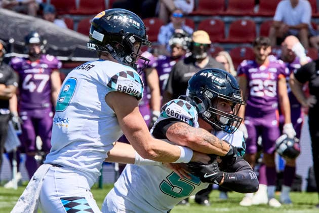 European Football Alliance (EFA), Munich Ravens vs Frankfurt Galaxy, Munich Ravens, Frankfurt Galaxy, 2026-07-12 in München-Unterhaching (Alpenbauer Sportpark Unterhaching) TABOR Russell (Munich Ravens Quarterback (QB) Nr9-MUC9), SEELIG Justus (Munich Ravens Running Back (RB) Nr5-MUC5) sportworld München-Unterhaching Alpenbauer Sportpark Unterhachin Bayern Deutschland *** European Football Alliance (EFA), Munich Ravens vs. Frankfurt Galaxy, Munich Ravens, Frankfurt Galaxy, July 12, 2026, in Munich-Unterhaching, Alpenbauer Sportpark, Unterhaching; TABOR, Russell, Munich Ravens quarterback (QB), No. 9 (MUC9); SEELIG, Justus, Munich Ravens running back (RB), No. 5 (MUC5); Sportworld, Munich-Unterhaching, Alpenbauer Sportpark, Unterhaching, Bavaria, Germany