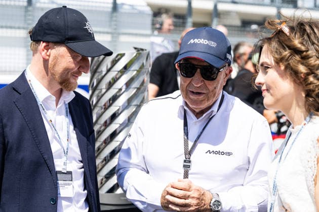 GER, Großer Preis von Deutschland, MotoGP. 11. Lauf, FIM Motorrad-Weltmeisterschaft. 12.07.2026, Sachsenring, Hohenstein-Ernstthal, GER, Großer Preis von Deutschland, MotoGP. 11. Lauf, FIM Motorrad-Weltmeisterschaft. Michael Kretschmer, Ministerpräsident von Sachsen mit Carmelo Ezpeleta, CEO Dorna Sports Â Foto: Alexander Trienitz Hohenstein-Ernstthal Sachsenring Sachsen Deutschland *** GER, German Grand Prix, MotoGP Round 11, FIM Motorcycle World Championship, July 12, 2026, Sachsenring, Hohenstein Ernstthal, GER, German Grand Prix, MotoGP Round 11, FIM Motorcycle World Championship Michael Kretschmer, Minister-President of Saxony, with Carmelo Ezpeleta, CEO of Dorna Sports. Photo by Alexander Trienitz, Hohenstein Ernstthal, Sachsenring, Saxony, Germany