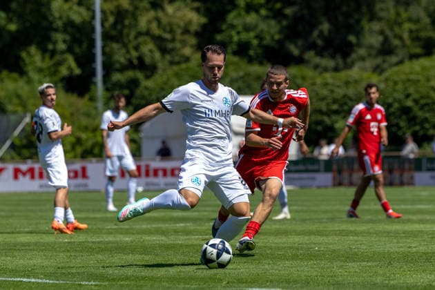 SV Stuttgarter Kickers - FC Bayern Muenchen II, Fussball, Herren, Freundschaftsspiele Deutschland, Saison 2026 2027, 12.07.2026, David Tomic (SV Stuttgarter Kickers 08) und YIl Gashi (FC Bayrn Muenchen II 09) SV Stuttgarter Kickers - FC Bayern Muenchen II, Fussball, Herren, Freundschaftsspiele Deutschland, Saison 2026 2027, 12.07.2026, *** SV Stuttgarter Kickers vs. FC Bayern Munich II, Soccer, Men s, Friendly Matches in Germany, 2026–2027 Season, July 12, 2026, David Tomic (SV Stuttgarter Kickers 08) and YIl Gashi (FC Bayern Munich II 09) SV Stuttgarter Kickers vs. FC Bayern Munich II, Soccer, Men s, Friendly Matches in Germany, 2026–2027 Season, July 12, 2026, Copyright: xDROFITSCH EIBNERx EP_ddh