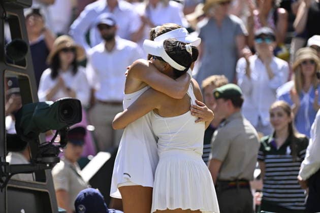 Tennis - Wimbledon 2026 - ITF - The Championships - 12 07 2026 - Tennis - Wimbledon 2026 - ITF - The Championships - 12 07 2026 - Kristina Mladenovic France et Guo Hanyu Chine rempordte le double dames . London  Copyright: xChryslenexCaillaud Psnewzx