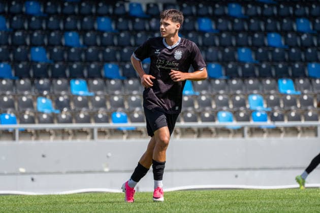 12.07.2026, xhfmx, Fussball Testspiel, FSV Frankfurt - RW Walldorf Leandro Simunic (25, FSV Frankfurt) (DFL DFB REGULATIONS PROHIBIT ANY USE OF PHOTOGRAPHS as IMAGE SEQUENCES and or QUASI-VIDEO) *** July 12, 2026, xhfmx, Soccer Friendly Match, FSV Frankfurt vs. RW Walldorf, Leandro Simunic, 25, FSV Frankfurt. DFL and DFB regulations prohibit any use of photographs as image sequences and or quasi-video.