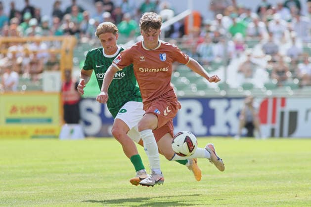 Testspiel: BSG Chemie Leipzig - 1. FC Magdeburg, 12.07.2026 Leander Beimborn (36, 1. FC Magdeburg) vor Christoph Maier (10, Chemie Leipzig). Fußball, Saison-Vorbereitung 2026 2027, Testspiel: BSG Chemie Leipzig (Regionalliga Nordost) vs. 1. FC Magdeburg (2. Bundesliga) am 12.07.2026 im Alfred-Kunze-Sportpark, Leipzig Leutzsch. *** Friendly Match: BSG Chemie Leipzig vs. 1. FC Magdeburg, July 12, 2026—Leander Beimborn (36), 1. FC Magdeburg vs. Christoph Maier (10), Chemie Leipzig Soccer, 2026–2027 Preseason, Friendly match: BSG Chemie Leipzig (Regionalliga Nordost) vs. 1 FC Magdeburg (2. Bundesliga) on July 12, 2026, at Alfred Kunze Sportpark, Leipzig-Leutzsch Copyright: xBEAUTIFULxSPORTS JanxKaeferx