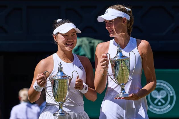 July 12, 2026, London, London, Great Britain: Hanyu Guo of China, Kristina Mladenovic of France presenting their trophies for the Doubles Champions during The Championships Wimbledon , 12.7.2026 in London (All England Lawn Tennis and Croquet Club), Great Britain Tennis 2026: Grand Slam: The Championships Wimbledon: 14th Day: Womens Doubles Final: GUA MLADENOVIC 6:3 7:5 DABROWSKI STEFANI  - ZUMAs343 20260712_zsp_s343_021 Copyright: xMathiasxSchulzx