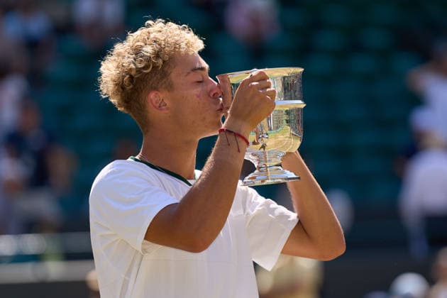2026 Wimbledon, July 12, Boys™ Final LONDON, - JULY 12: Jordan Lee of United States with winner trophy after the 2026 Wimbledon, July 12, Mens Final at The all England club, Wimbledon on July 12, 2026 in London, GBR. London The all England club, Wimbledon GBR Copyright: xPeterxvanxdenxBerg ISIxPhotosx 9500