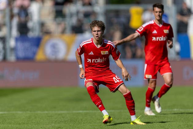 GER, Jena, Fussball, Testspiel, FC Carl-Zeiss Jena vs. 1. FC Union Berlin im Bild v.l.: Linus Guether (1. FC Union Berlin 49), 12.07.2026, Ernst-Abbe Sportfeld Jena DFB REGULATIONS PROHIBIT ANY USE OF PHOTOGRAPHS AS IMAGE SEQUENCES AND OR QUASI-VIDEO, *** GER, Jena, Soccer, Friendly Match, FC Carl Zeiss Jena vs. 1. FC Union Berlin (pictured, from left: Linus Guether, 1. FC Union Berlin 49), July 12, 2026, Ernst Abbe Sportfeld, Jena. DFB regulations prohibit any use of photographs as image sequences and or quasi-video, Copyright: HMBxMedia PaulxFritz