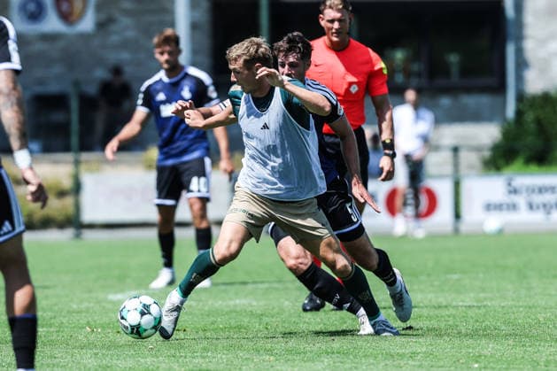 Fussball, 3.Liga Saison 2026 2027 Testspiel TOP Oss - MSV Duisburg 12.07.2026, De Kerkebos Tobias Fleckstein (MSV Duisburg, 5) Swolgen De Kerkebos Niederlande *** Sports, Soccer, 3rd Division, 2026–2027 Season, Friendly Match: TOP Oss vs. MSV Duisburg, July 12, 2026, De Kerkebos, Tobias Fleckstein (MSV Duisburg), 5 Swolgen, De Kerkebos, Netherlands