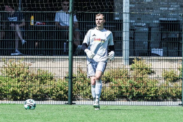 Fussball, 3.Liga Saison 2026 2027 Testspiel TOP Oss - MSV Duisburg 12.07.2026, De Kerkebos Toni Stahl (Testspieler MSV Duisburg) Swolgen De Kerkebos Niederlande *** Sports, Soccer, 3rd Division, 2026–2027 Season, Friendly Match: TOP Oss vs. MSV Duisburg, July 12, 2026, De Kerkebos, Toni Stahl, Trial Player for MSV Duisburg, Swolgen, De Kerkebos, Netherlands