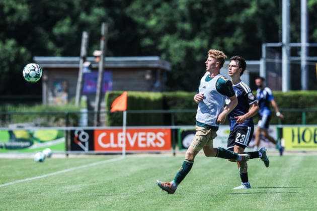 Fussball, 3.Liga Saison 2026 2027 Testspiel TOP Oss - MSV Duisburg 12.07.2026, De Kerkebos Simon Symalla (MSV Duisburg, 23) Swolgen De Kerkebos Niederlande *** Sports, Soccer, 3rd Division, 2026–2027 Season, Friendly Match: TOP Oss vs. MSV Duisburg, July 12, 2026, De Kerkebos, Simon Symalla (MSV Duisburg), 23 Swolgen, De Kerkebos, Netherlands