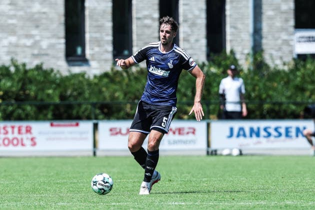 Fussball, 3.Liga Saison 2026 2027 Testspiel TOP Oss - MSV Duisburg 12.07.2026, De Kerkebos Tobias Fleckstein (MSV Duisburg, 5) Swolgen De Kerkebos Niederlande *** Sports, Soccer, 3rd Division, 2026–2027 Season, Friendly Match: TOP Oss vs. MSV Duisburg, July 12, 2026, De Kerkebos, Tobias Fleckstein (MSV Duisburg), 5 Swolgen, De Kerkebos, Netherlands