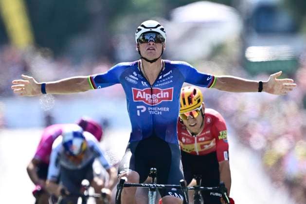 Tour de France 2026 Stage 9 USSEL, FRANCE - JULY 12 : Van Der Poel Mathieu (NED) of Alpecin - Premier Tech wins the sprint , second place for Johannessen Tobias Halland (NOR) of Uno-X Mobility, third place for Pidcock Tom (GBR) of Pinarello - Q36.5 Pro Cycling Team during stage 9 of the 113rd edition of Tour de France an UCI World Tour 2.UWT cycling road race stage for Men Elite of 185 km with start in Malemort and finish in Ussel on July 12, 2026 in Ussel, France, 12 07 2026 ( Motordriver Kurt Vandenborre - Ussel France  Copyright: xPeterxDexVoechtx