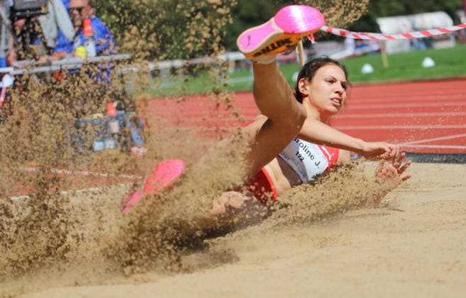 Norddeutsche Leichtathletik-Meisterschaften in Bremen: Caroline Joyeux (LG Nord Berlin) siegte im Dreisprung der Frauen. *** North German Track and Field Championships in Bremen: Caroline Joyeux of LG Nord Berlin won the women s triple jump