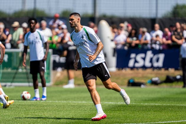 Tim Kleindienst (Borussia Moenchengladbach, 11) Trainingsauftakt VfL Borussia Moenchengladbach, Fussball, 1. Bundesliga, Saison 2026 2027, 12.07.2026 DFL REGULATIONS PROHIBIT ANY USE OF PHOTOGRAPHS AS IMAGE SEQUENCES AND OR QUASI-VIDEO Trainingsauftakt VfL Borussia Moenchengladbach, Fussball, 1. Bundesliga, Saison 2026 2027, 12.07.2026 Moenchengladbach *** Tim Kleindienst, Borussia Mönchengladbach, 11: Start of Training, VfL Borussia Mönchengladbach, Soccer, Bundesliga 1, 2026–2027 Season, July 12, 2026 DFL regulations prohibit any use of photographs as image sequences and or quasi-video Start of training for VfL Borussia Mönchengladbach, soccer, Bundesliga 1, 2026–2027 Season, July 12, 2026, Mönchengladbach Copyright: xEibner-Pressefoto J.xDerondeaux EP_JDU