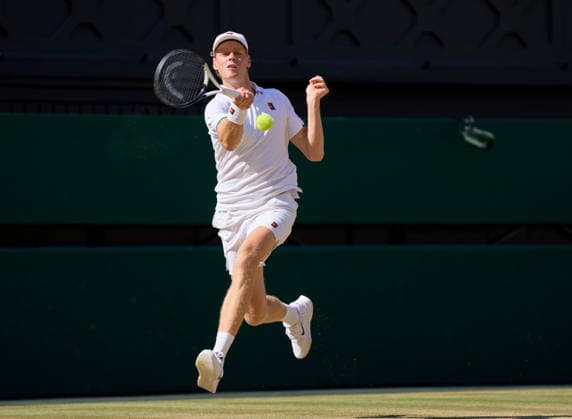 2026 Wimbledon, July 12, Mens Final LONDON, - JULY 12: Jannik Sinner of Italy plays a shot against Alexander Zverev of Germany during the 2026 Wimbledon, July 12, Mens Final at The all England club, Wimbledon on July 12, 2026 in London, GBR. London The all England club, Wimbledon GBR Copyright: xPeterxvanxdenxBerg ISIxPhotosx 9500