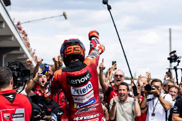 GER, Großer Preis von Deutschland, MotoGP. 11. Lauf, FIM Motorrad-Weltmeisterschaft. 12.07.2026, Sachsenring, Hohenstein-Ernstthal, GER, Großer Preis von Deutschland, MotoGP. 11. Lauf, FIM Motorrad-Weltmeisterschaft. Sieger 93, Marc Marquez, Ducati Lenovo Team jubelt Â Foto: Alexander Trienitz Hohenstein-Ernstthal Sachsenring Sachsen Deutschland *** GER, German Grand Prix, MotoGP Round 11, FIM Motorcycle World Championship, July 12, 2026, Sachsenring, Hohenstein Ernstthal, GER, German Grand Prix, MotoGP Round 11, FIM Motorcycle World Championship Winner 93, Marc Marquez, Ducati Lenovo Team celebrates. Photo by Alexander Trienitz, Hohenstein Ernstthal, Sachsenring, Saxony, Germany