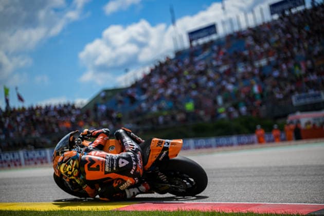 Sport Bilder des Tages Motorrad Grand Prix Deutschland 2026, Sachsenring Moto2 12.07.2026 ab 12:15Uhr Uhr Hohenstein-Ernstthal, Sachsenring Im Foto: 84 Zonta van den Goorbergh Momoven Idrofoglia RW Racing Team Motorrad Grand Prix Deutschland 2026, Sachsenring Moto2 Hohenstein-Ernsttal Sachsen Deutschland *** 2026 German Motorcycle Grand Prix, Sachsenring Moto2 July 12, 2026, starting at 12:15 p.m., Hohenstein-Ernstthal, Sachsenring. Pictured: No. 84 Zonta van den Goorbergh, Momoven Idrofoglia RW Racing Team, 2026 German Motorcycle Grand Prix, Sachsenring Moto2, Hohenstein-Ernstthal, Saxony, Germany Copyright: xEHLxMedia MichelxKöhlerx 20261207-Rennen der Moto2-Sachsenring_005