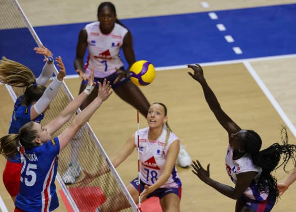 WomenÕs Volleyball Nations League - Belgrade 2026 France s Iman Ndiaye spikes the ball against Czech Republic s Monika Brancuska during the WomenÕs Volleyball Nations League Pool 7 match between France and Czech Republic at Belgrade Arena on July 12, 2026 in Belgrade, Serbia. Belgrade Serbia Copyright: xSrdjanxStevanovicx x