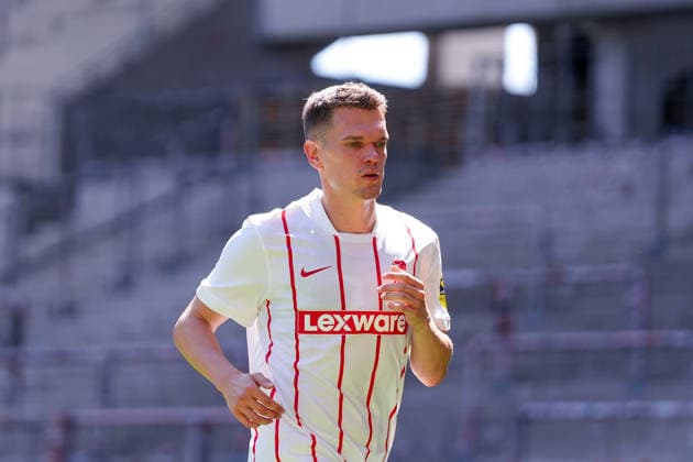 Matthias Ginter (SC Freiburg, 28) , Deutschland, Fussball, 1. Bundesliga, 2026 2027, SC Freiburg, Öffentliches Training, 12.07.2026, Europa-Park Stadion, Freiburg Freiburg Europa-Park Stadion Baden-Württemberg Deutschland *** Matthias Ginter, SC Freiburg, 28, Germany, soccer, Bundesliga 1, 2026–2027, SC Freiburg, public training session, July 12, 2026, Europa-Park Stadium, Freiburg, Freiburg, Europa-Park Stadium, Baden-Württemberg, Germany Copyright: xArnexAmbergx