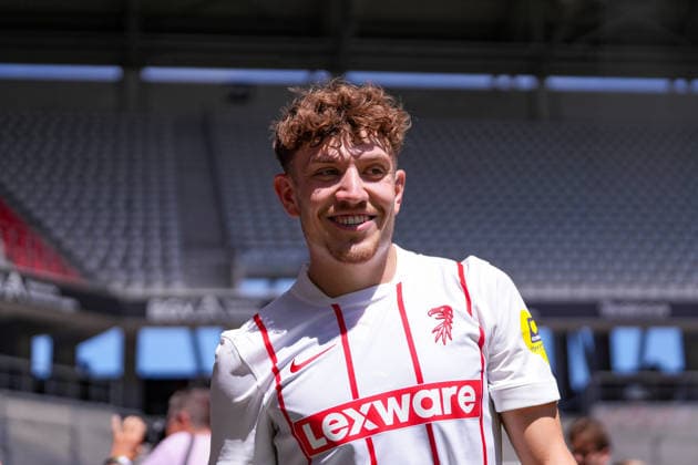 Philipp Treu (SC Freiburg, 29) , Deutschland, Fussball, 1. Bundesliga, 2026 2027, SC Freiburg, Öffentliches Training, 12.07.2026, Europa-Park Stadion, Freiburg Freiburg Europa-Park Stadion Baden-Württemberg Deutschland *** Philipp Treu, SC Freiburg, 29, Germany, soccer, Bundesliga 1, 2026–2027, SC Freiburg, public training session, July 12, 2026, Europa-Park Stadium, Freiburg, Freiburg, Europa-Park Stadium, Baden-Württemberg, Germany Copyright: xArnexAmbergx