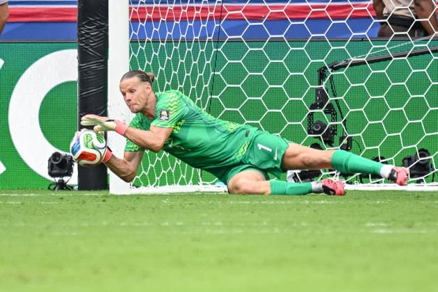 goalkeeper Orjan Nyland (Norway) controls the Ball during the FIFA World Cup, WM, Weltmeisterschaft, Fussball 2026 Quarter Final match between Norway and England at Miami Stadium on July 11, 2026 in Miami Gardens, United States. (Photo by Harry Langer DeFodi Images) - *** Goalkeeper Orjan Nyland of Norway controls the ball during the 2026 FIFA World Cup quarterfinal match between Norway and England at Miami Stadium on July 11, 2026, in Miami Gardens, United States. Photo by Harry Langer, DeFodi Images