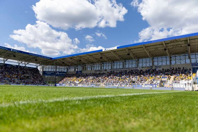 GER, Jena, Fussball, Testspiel, FC Carl-Zeiss Jena vs. 1. FC Union Berlin im Bild v.l.: Ernst Abbe Sportfeld waehrend des Spiels, Totale , Zuschauer auf den Raengen , vor dem Spiel 12.07.2026, Ernst-Abbe Sportfeld Jena DFB REGULATIONS PROHIBIT ANY USE OF PHOTOGRAPHS AS IMAGE SEQUENCES AND OR QUASI-VIDEO, *** GER, Jena, Soccer, Friendly Match, FC Carl Zeiss Jena vs. 1. FC Union Berlin; pictured from left: Ernst Abbe Sportfeld during the game, wide shot, spectators in the stands, before the game on July 12, 2026, Ernst Abbe Sportfeld, Jena. DFB regulations prohibit any use of photographs as image sequences and or quasi-video, Copyright: HMBxMedia PaulxFritz