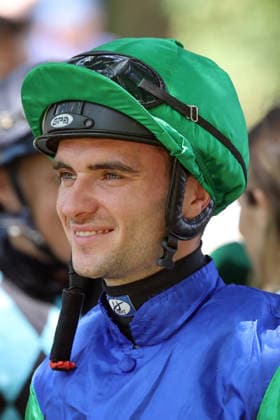 12.07.2026, Muelheim, Nordrhein-Westfalen, GER - Jockey Luka Rousseau im Portrait. Galopprennbahn Muelheim-Raffelberg. (Jockey, Rousseau, Portrait, Portraet) 260712SG922MUELHEIM.JPG *** July 12, 2026, Mülheim, North Rhine-Westphalia, GER Portrait of Jockey Luka Rousseau at the Mülheim-Raffelberg Racetrack Jockey, Rousseau, Portrait, Portraet 260712SG922MUELHEIM JPG