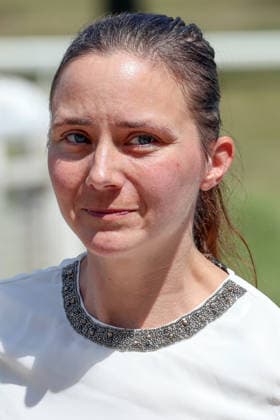 12.07.2026, Muelheim, Nordrhein-Westfalen, GER - Besitzertrainerin Alexandra Liebert im Portrait. Galopprennbahn Muelheim-Raffelberg. (Besitzer, Trainer, Liebert, Portrait, Portraet) 260712SG938MUELHEIM.JPG *** July 12, 2026, Mülheim, North Rhine-Westphalia, GER Profile of owner-trainer Alexandra Liebert at the Mülheim-Raffelberg Racetrack Owner, Trainer, Liebert, Profile, Portrait 260712SG938MUELHEIM JPG