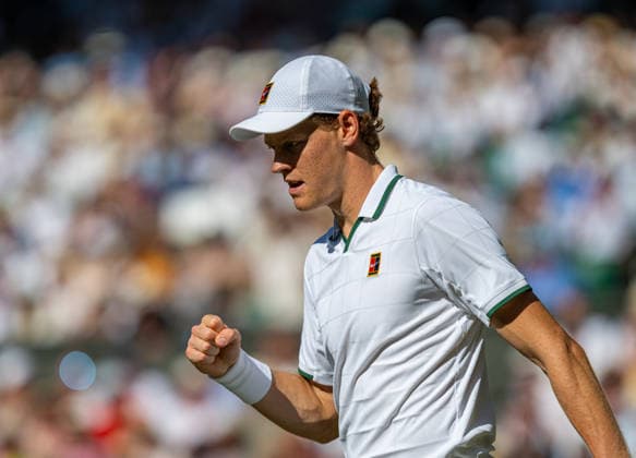 Tennis - Wimbledon Championship 2026 - Day 14 LONDON, ENGLAND - Sunday, July 12, 2026: Jannik Sinner (ITA) during the Gentlemen s Singles Final match on Day Fourteen of The Championships Wimbledon 2026 at the All England Lawn Tennis and Croquet Club. (Photo by Kirsten Holst Propaganda) LONDON All England Lawn Tennis and Croq GREATER LONDON ENGLAND  Copyright: xKirstenxHolstx 2026-07-12-041-Wimbledon_Day_14