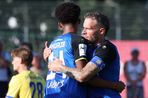 12.07.2026, xrekx, Fussball Testspiel, SV Oberachern - 1.FC Saarbruecken v.l. Torjubel nach dem Tor zum celebrating the goal celebrate 1:2 durch Zac Shuaib (1. FC Saarbruecken) mit Patrick Schmidt (1.FC Saarbruecken) (DFL DFB REGULATIONS PROHIBIT ANY USE OF PHOTOGRAPHS as IMAGE SEQUENCES and or QUASI-VIDEO) Oberkirch *** July 12, 2026, xrekx, Soccer Friendly Match, SV Oberachern vs. 1. FC Saarbrücken: Goal celebration after Zac Shuaib scored the 1-2 goal for 1. FC Saarbrücken, featuring Patrick Schmidt. 1. FC Saarbrücken. DFL and DFB regulations prohibit any use of photographs as image sequencesENCES and or QUASI-VIDEO Oberkirch