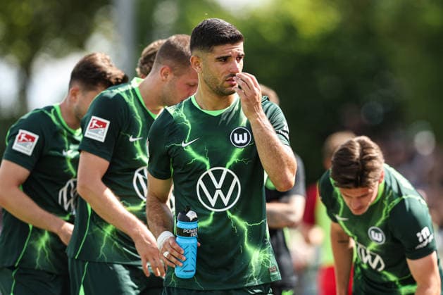 Konstantinos Koulierakis (VfL Wolfsburg,4) - Testspiel Sommervorbereitung Fussball Saison 2026-2027 FSV Schöningen vs. VfL Wolfsburg im Elmstadion in Schöningen - Aktion,Fussball,Deutschland,Mann,Männer,11.07.2026 *** Konstantinos Koulierakis, VfL Wolfsburg, 4th preseason friendly, 2026–2027 soccer season, FSV Schöningen vs. VfL Wolfsburg at Elmstadion in Schöningen, Action, Soccer, Germany, Man, Men, July 11, 2026